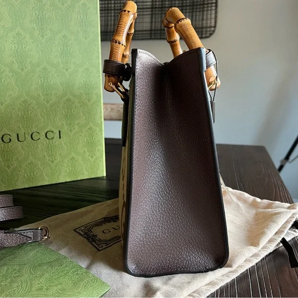 Gucci Beige and Brown Monogram Tote - Picture 5 of 16